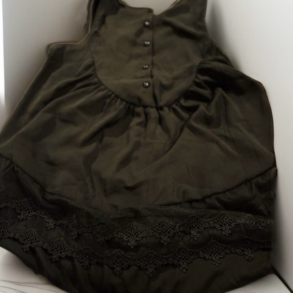 EMBROIDER LACE RUFFLE SHELL - Picture 5 of 5